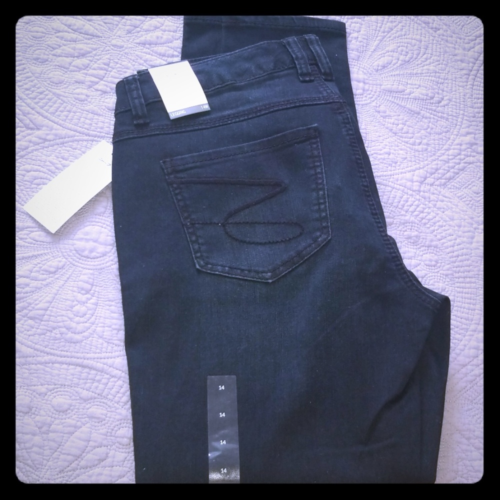 Melissa McCarthy x Seven7 legging jeans